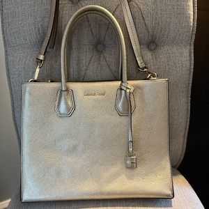 Like new MK Gold Tote/Shoulder bag